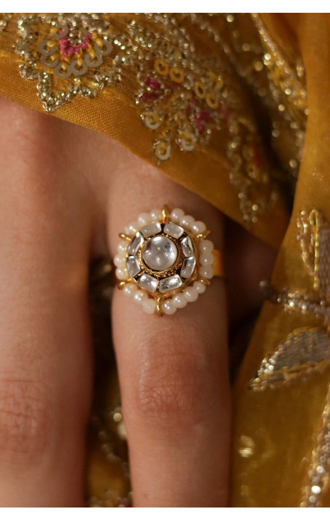 Shahnaaz (Ring)